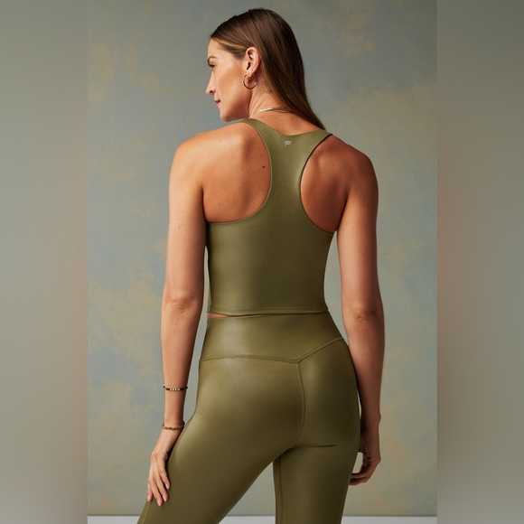 New Fabletics Shine Amywhere Built in Bra Tank Top dark moss S - Picture 2 of 8